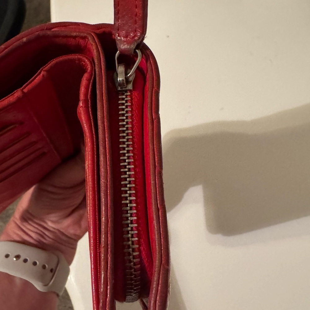 Chanel Small Classic Red Quilted Leather Wallet - Authentic - Picture 10 of 16